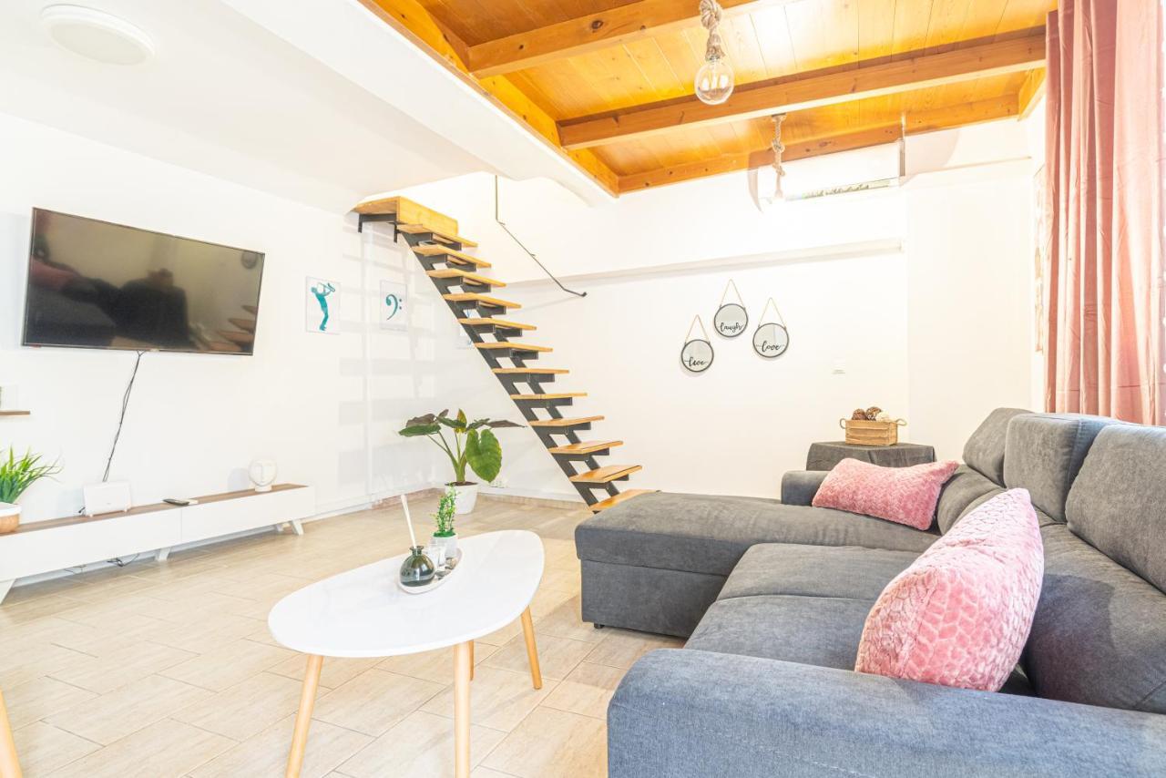 New Loft In The Heart Of City Center Heraklion  Bagian luar foto