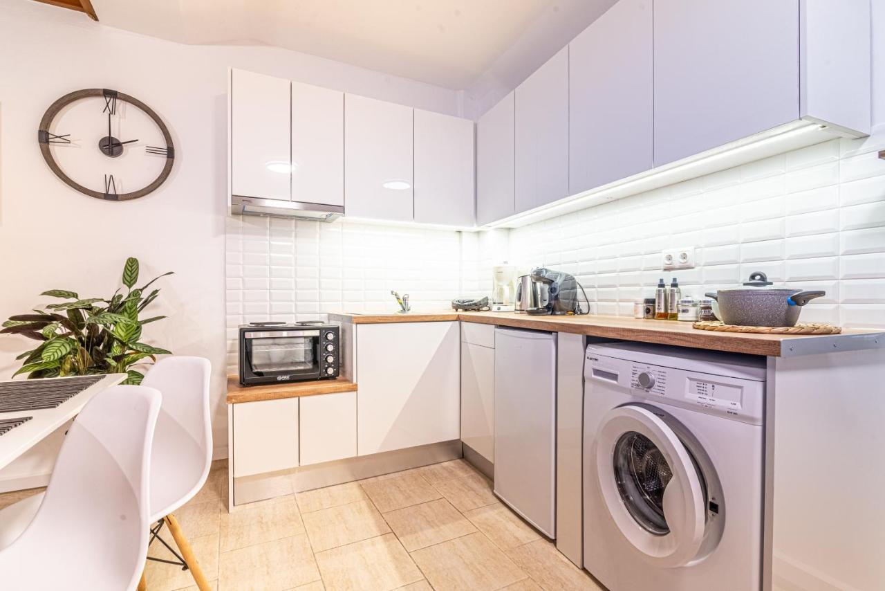 New Loft In The Heart Of City Center Heraklion  Bagian luar foto